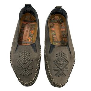 Hush Puppies Leather Slip On Gray Moccasin Flats Womens 7.5 M Whipstitch Aztec